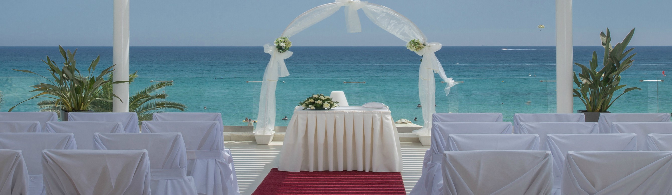 Book your wedding day in Sunrise Beach Hotel